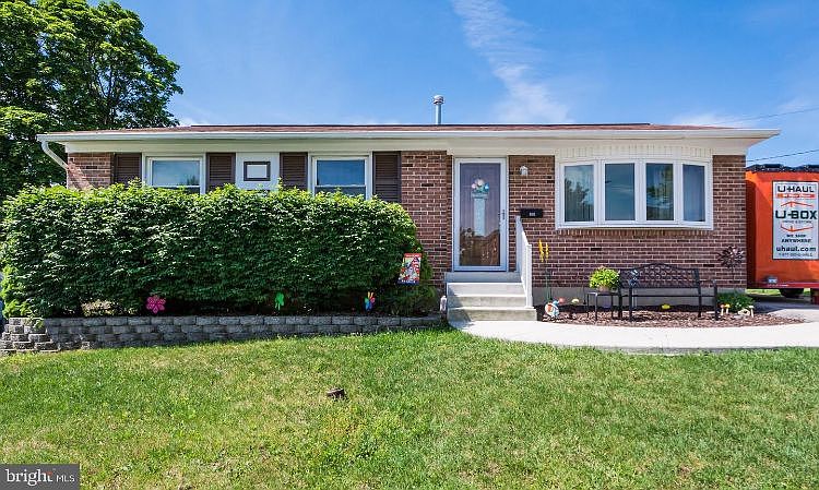 1st image of 107 Coronet Dr