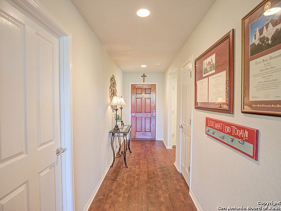 2nd image of 5501 Columbia Dr
