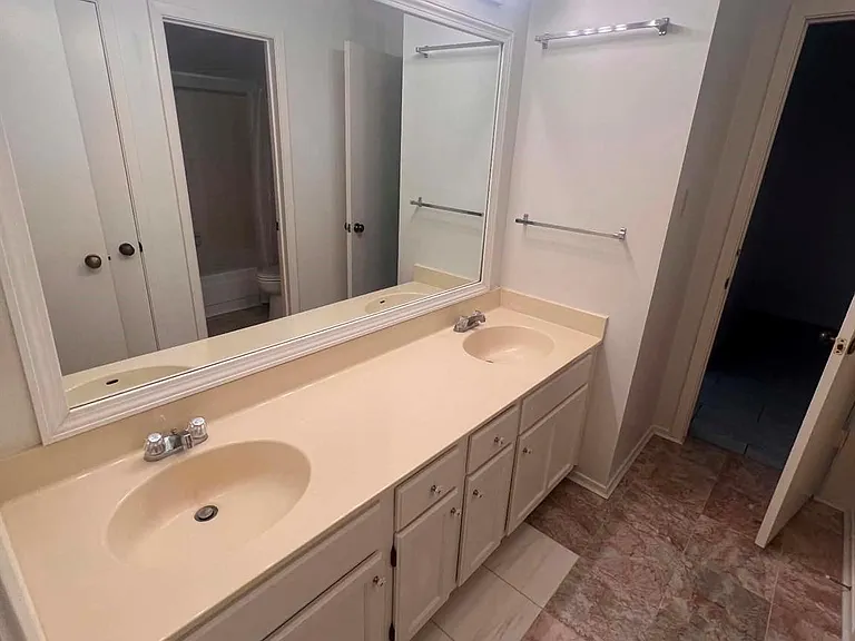 4710 Owens Creek Ln — Photo 12