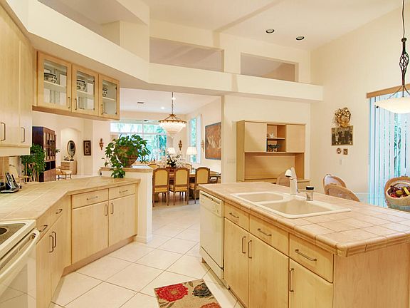 3rd image of 4077 Manchester Lake Dr