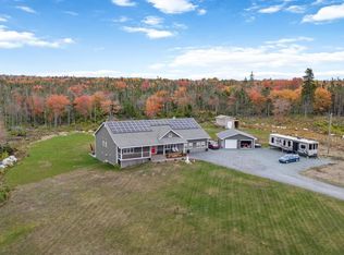 359 Seligs Rd, Halifax, NS B3T2A8