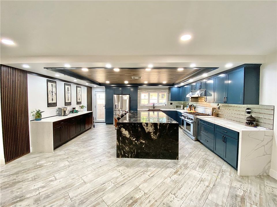 1st image of 15925 Winchester Way