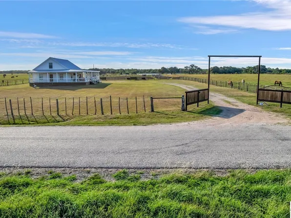 896 County Road 205, Ganado, TX 77962