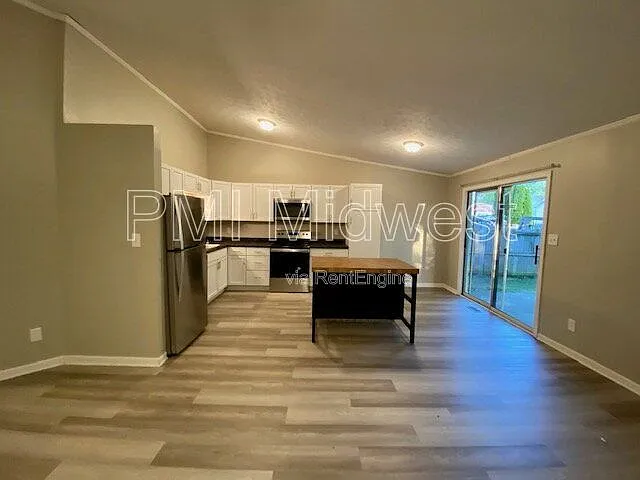 1542 Creekside Ln — Photo 7