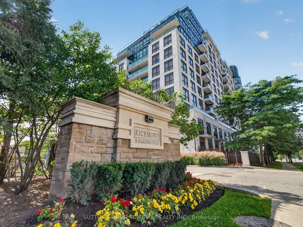 18 Harding Blvd Unit 1203, Richmond Hill, ON L4C 0T3