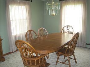4th image of 1210 Royal Blvd