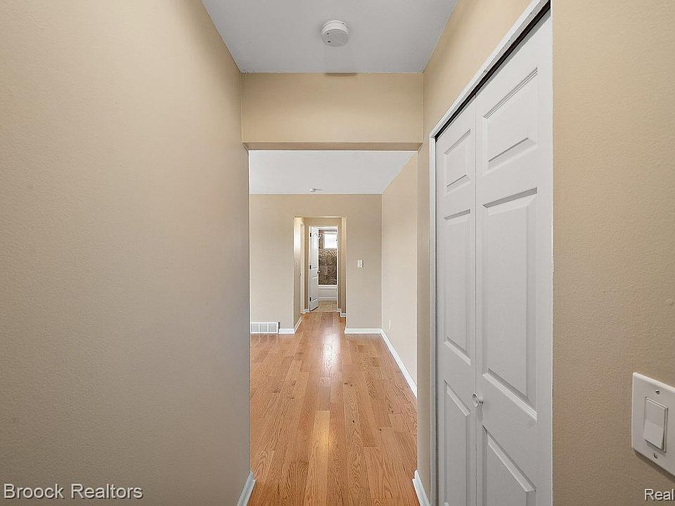 4810 Briarwood Ave Apt 5, photo 5