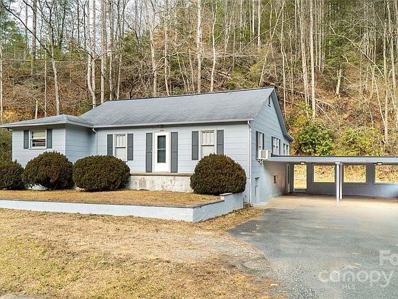 2nd image of 3700 Blowing Rock Blvd