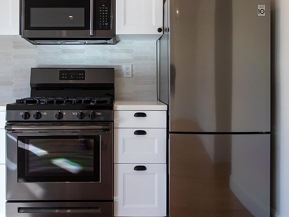 5th image of 859 S Van Ness Ave Unit B
