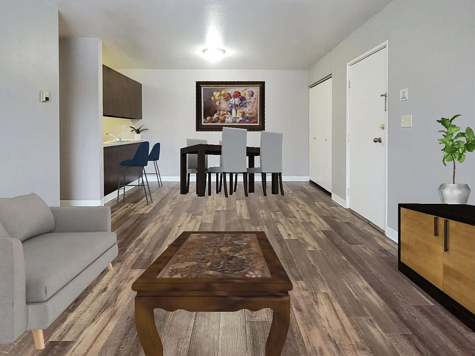 1st image of 1621 7th St N #21