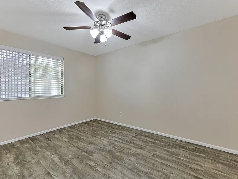 5105 S La Rosa Dr — Photo 7