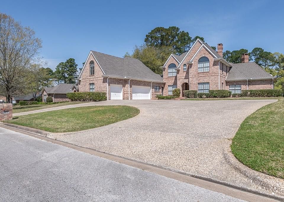1st image of 301 Crown Colony Dr