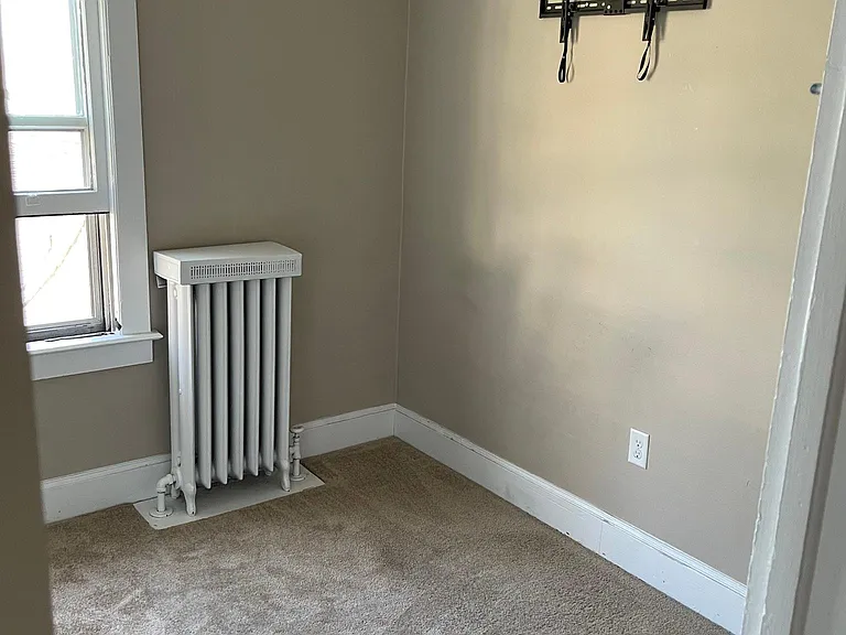 230 Braeside Ave #2 — Photo 6