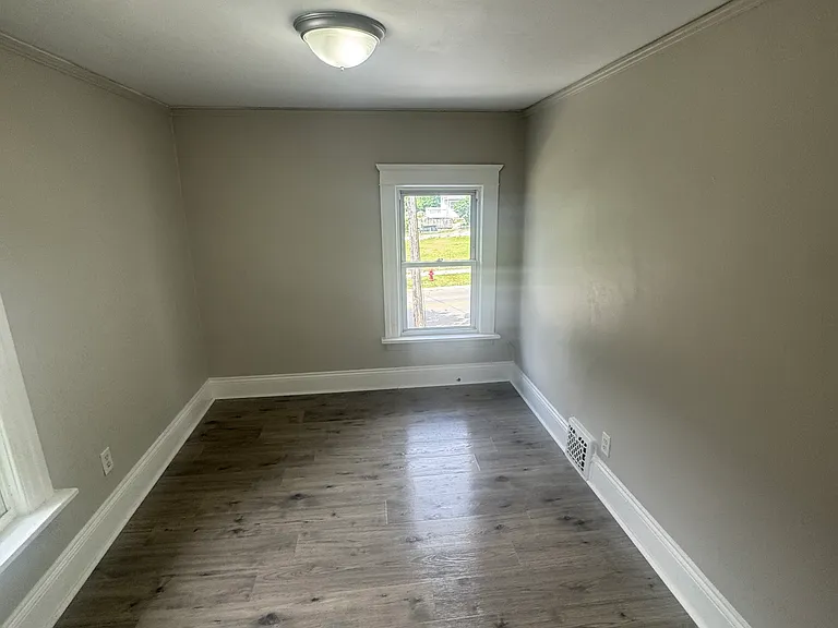 519 Steward Ave — Photo 6