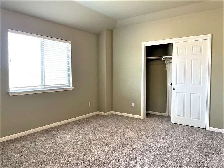 2409 Dovetail St — Photo 35