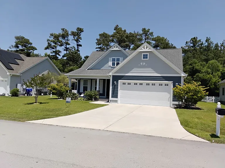 223 Taylorwood Dr — Photo 1