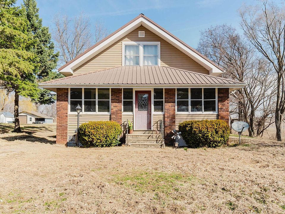 1st image of 505 4th St