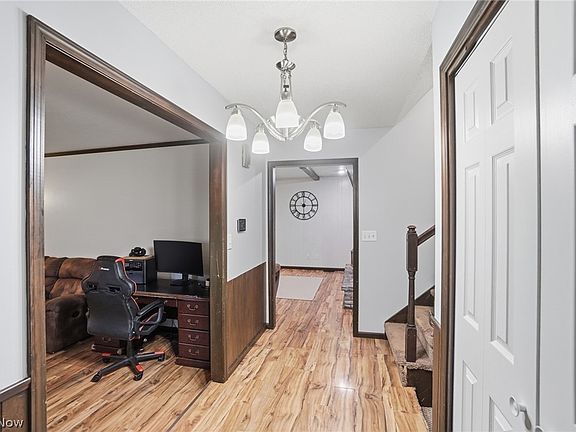 4th image of 1455 Riverview Dr