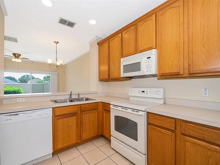 3383 Wilshire Way Rd — Photo 8