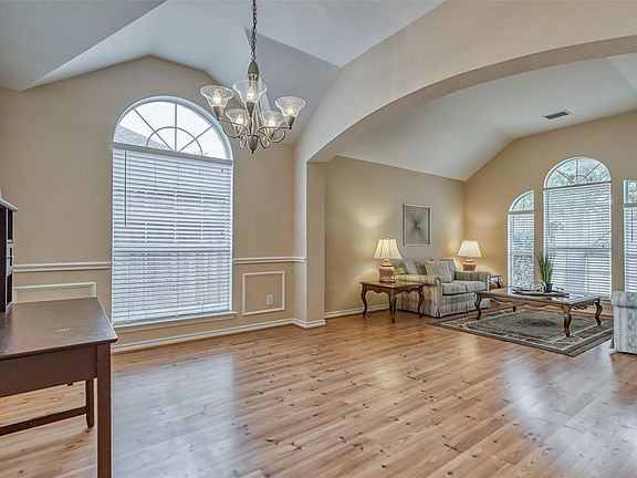 4th image of 3005 Teal Ln