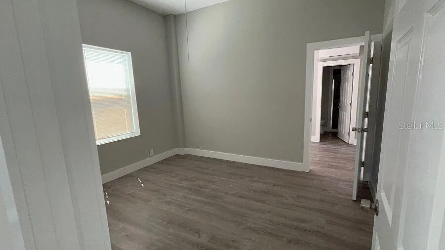 2 bed, 1.0 bath, 450 sqft, $1,600 — Photo 2