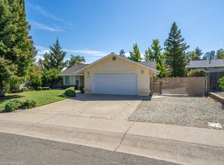 2227 Wicklow St, Redding, CA 96001