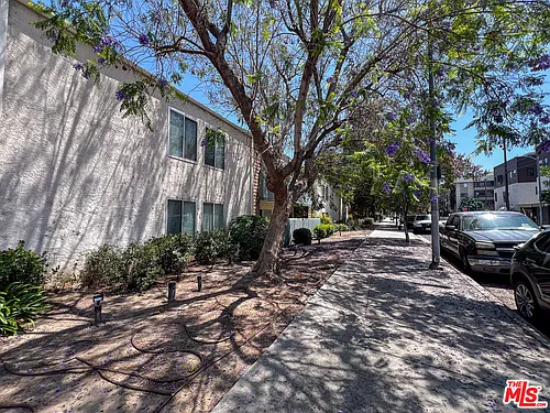 5700 Etiwanda Ave Photo 1