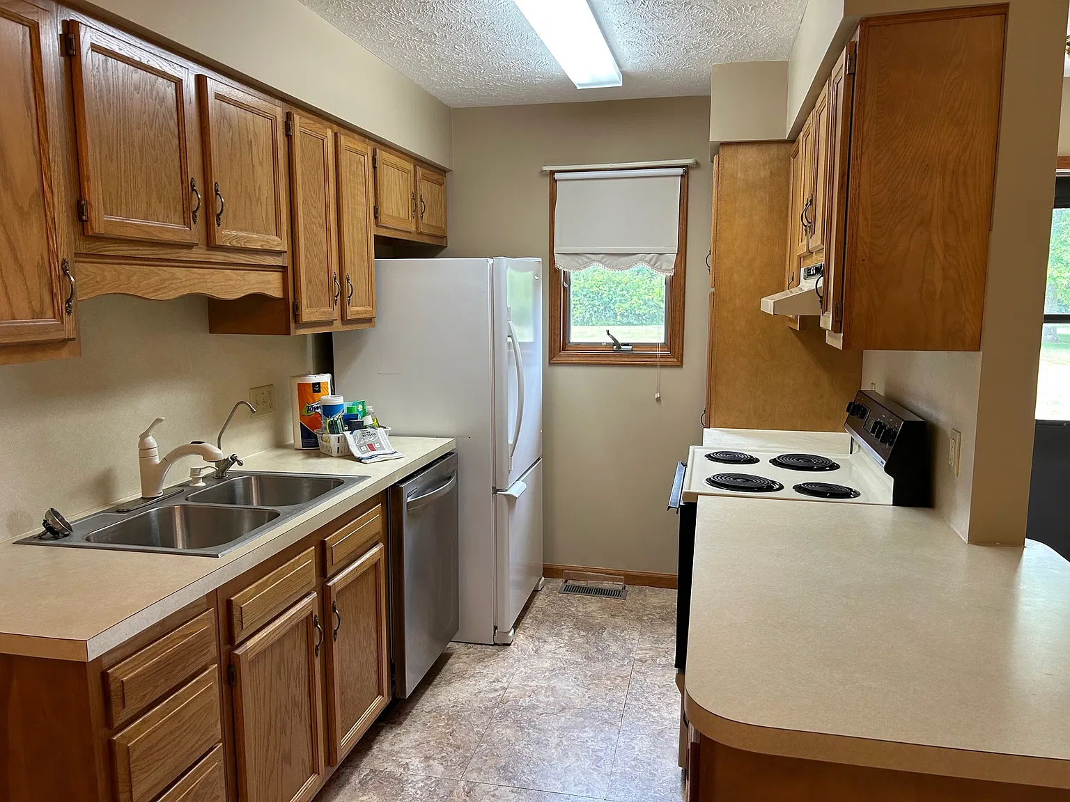 2 bed, $890 — Photo 4