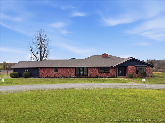 2nd image of 402691 W 2400th Rd