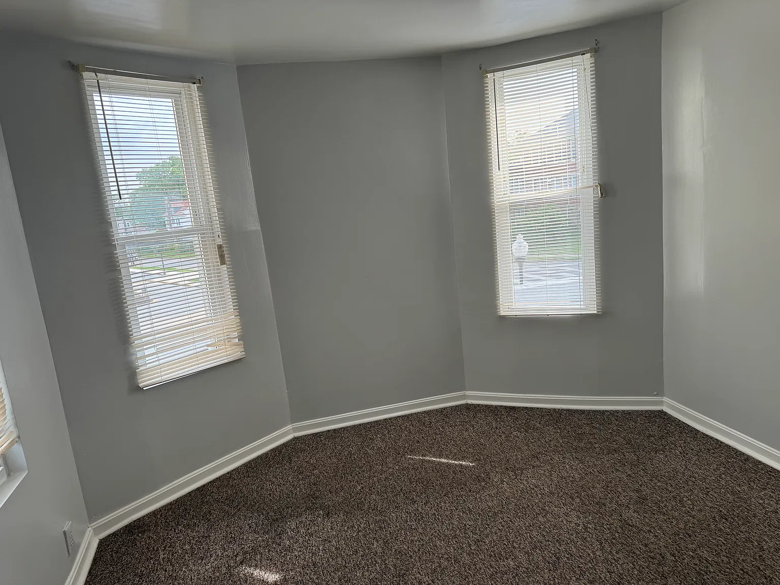 2 bed, 700 sqft, $1,200 — Photo 3