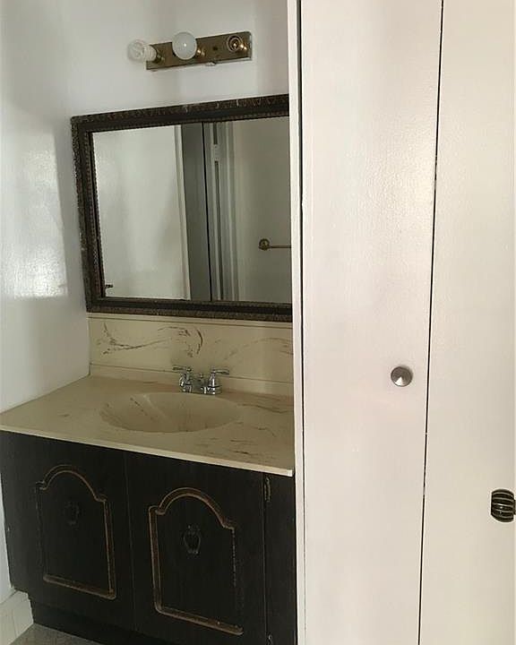 1st image of 1085 Warburton Ave APT 715