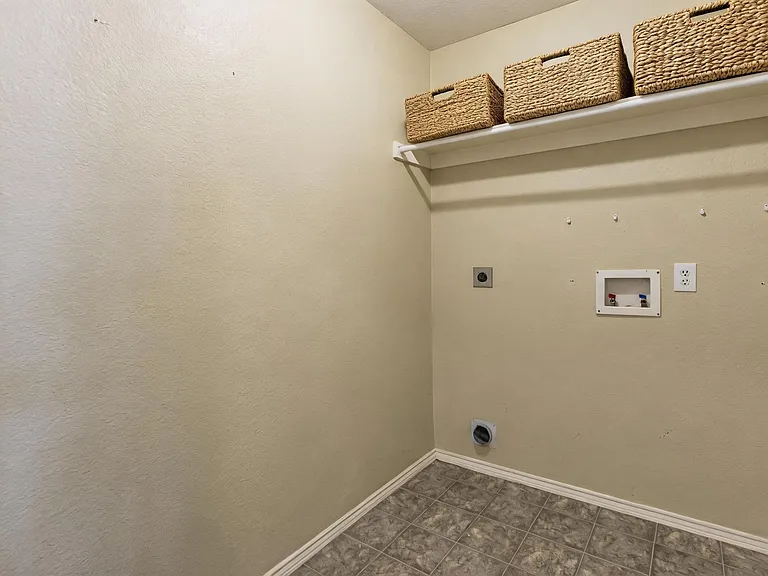 10640 Colfax Dr — Photo 12