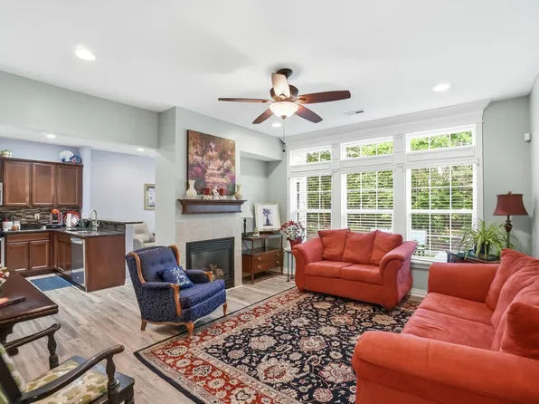 5645 Niagara Reserve Dr, Westerville, OH 43081