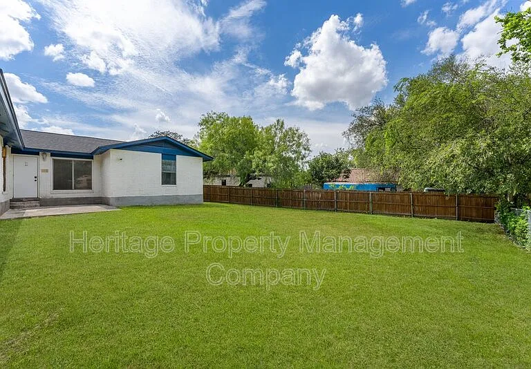 2526 Town Briar St — Photo 38
