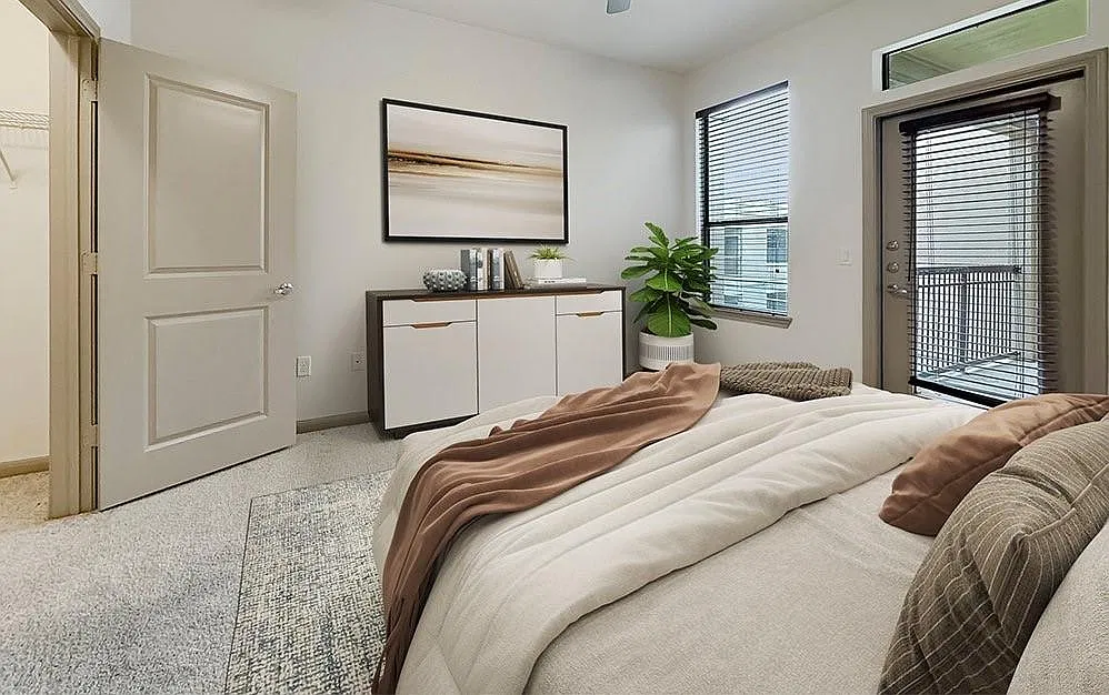 1 bed, 1.0 bath, 815 sqft, $1,611 — Photo 3