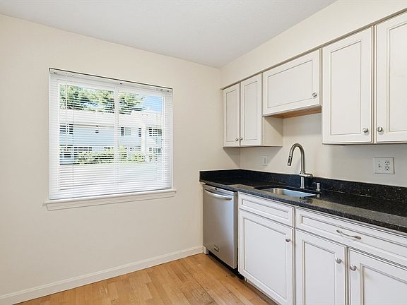 3rd image of 13 Beals Cove Rd APT F