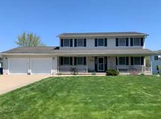 1708 Peri Dr, Mendota, IL 61342