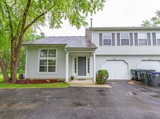 284 Butternut Ln, Streamwood, IL 60107