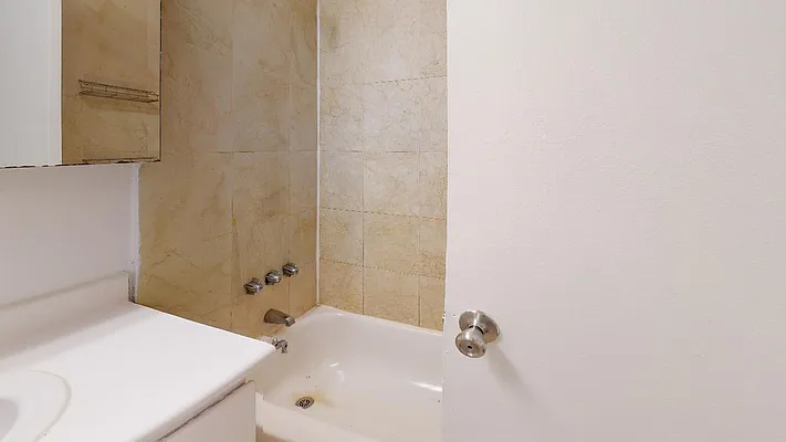 Rented by Bond New York | media 20