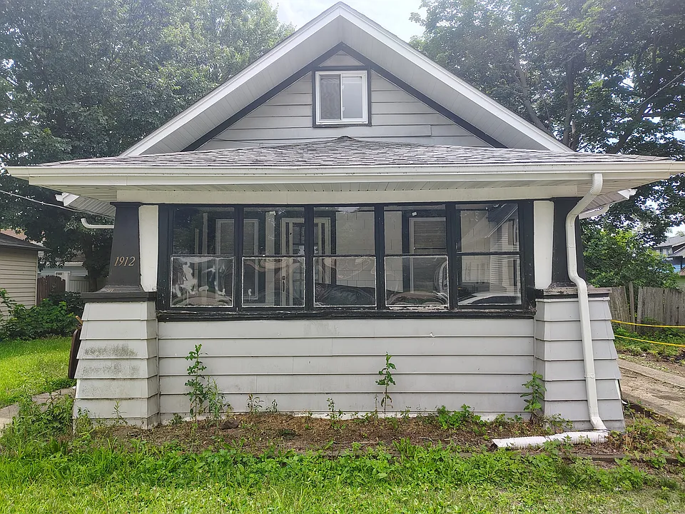 1912 Quincy St
