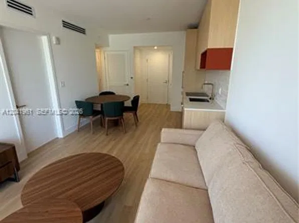 90 NE 32nd St, Miami, FL