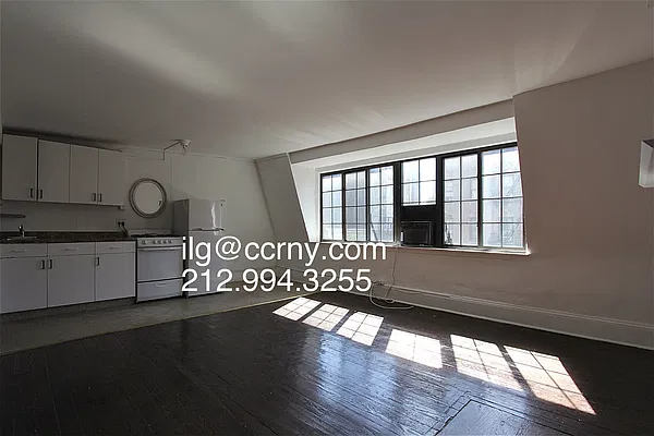 Rented by City Connections Realty | media 4