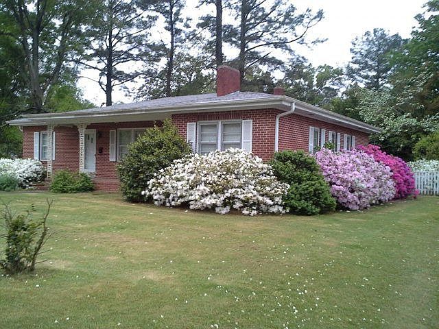 2nd image of 747 Cavalier Cir