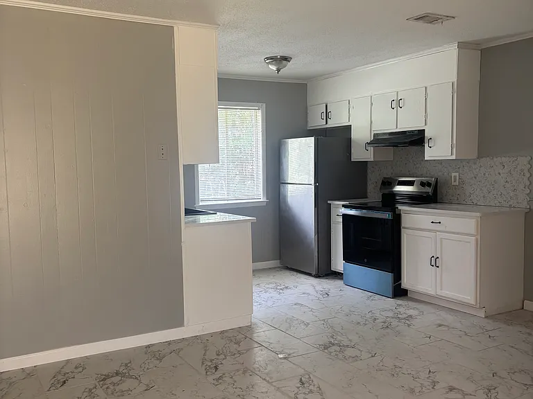 5604 Picadilly Circus St — Photo 9