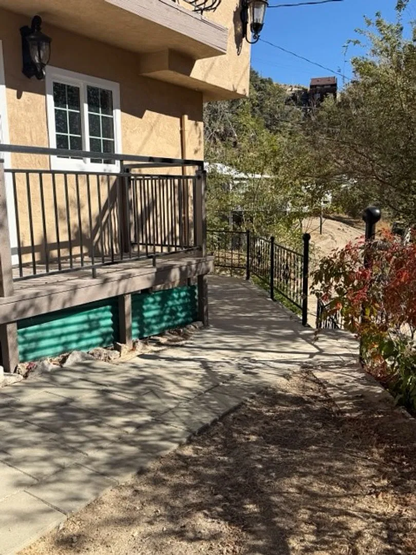 Move-In Ready 1-Bedroom Mountain Apartment with Private Driveway and Backyard — Photo 1