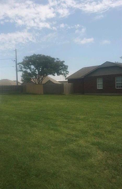 2nd image of 605 NW 20th St