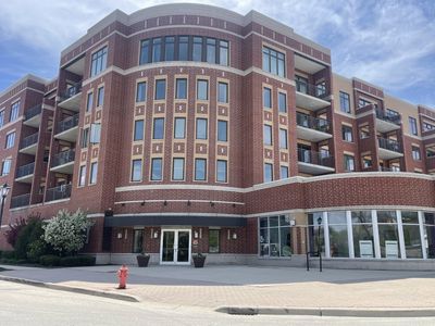 225 Main St APT 215, Roselle, IL, 60172