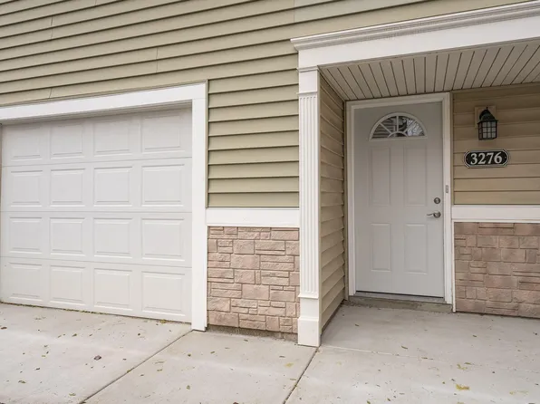 3276 Valley Ridge Dr, Eagan, MN 55121