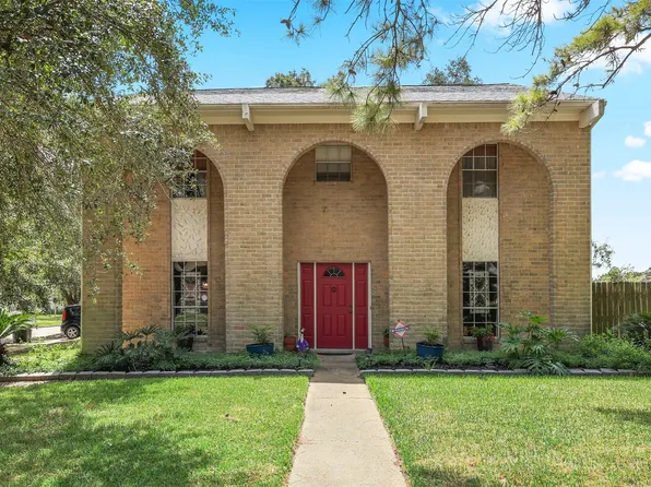 15826 Cavendish Dr, Houston, TX 77059