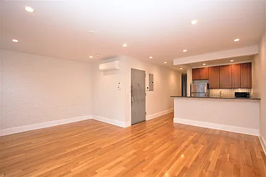 Rented by R New York